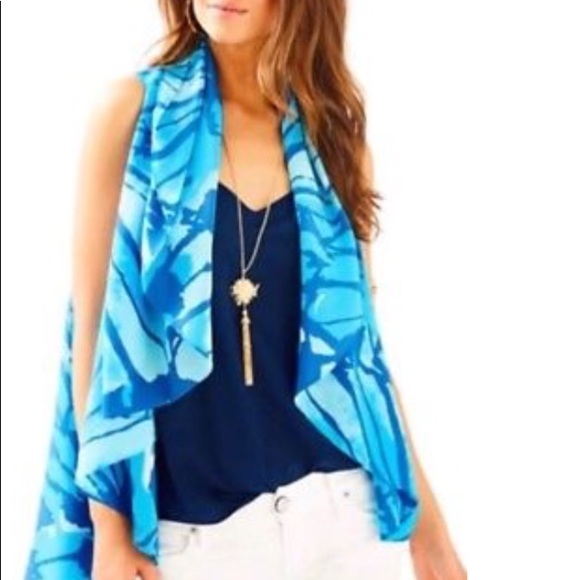 Lilly Pulitzer Stasia Silk Vest has a shawl color. - Picture 2 of 8